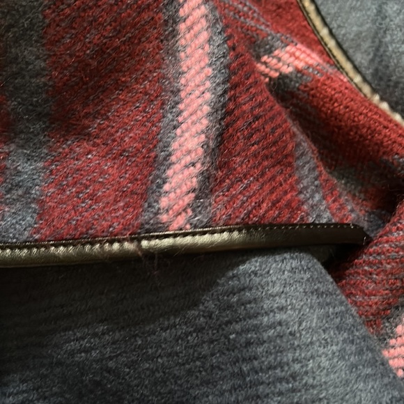 Poncho! - Picture 3 of 5